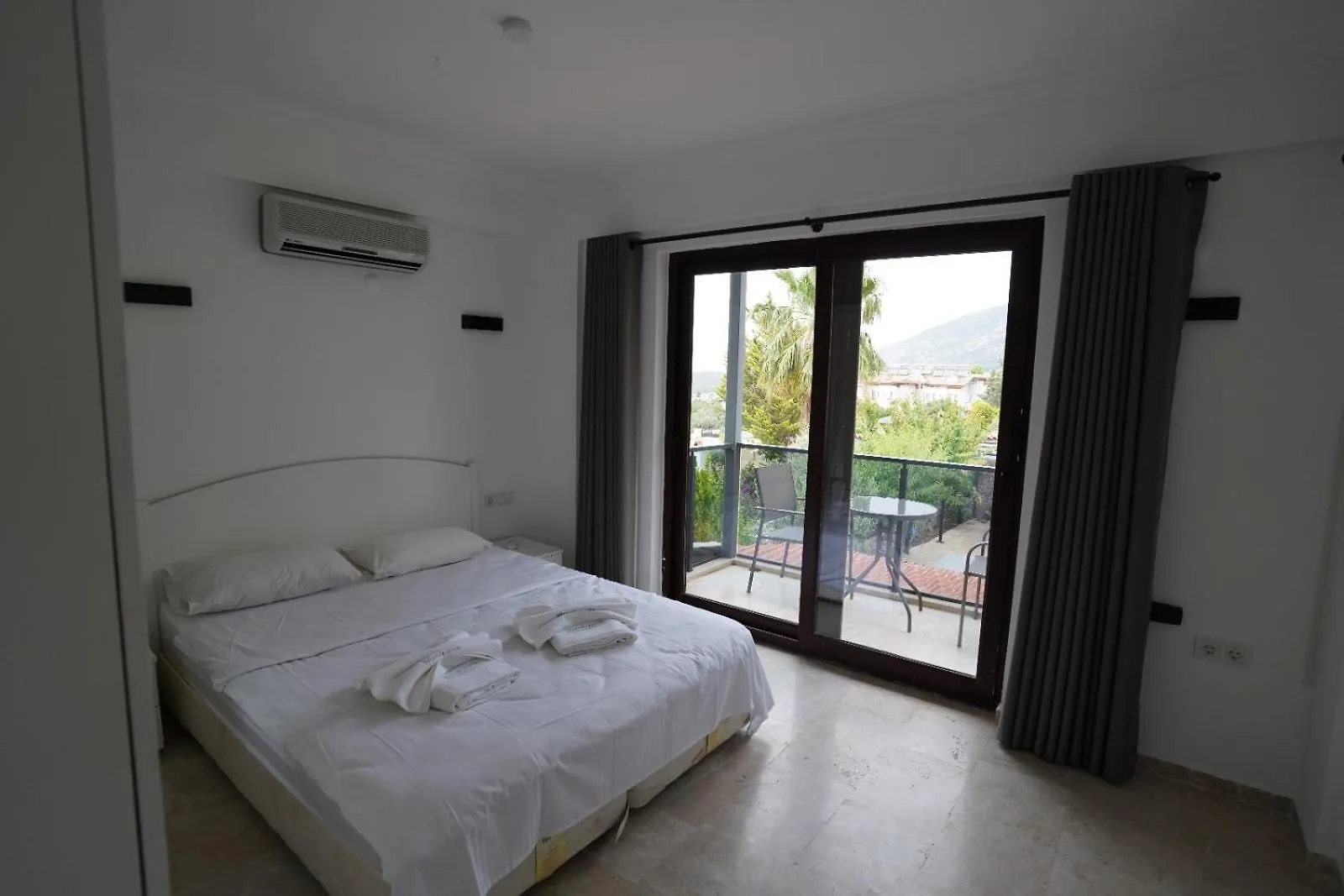 Villa Valencia By Luxury Group, Oeluedeniz, Private Pool Cedit 0*,  Turquia